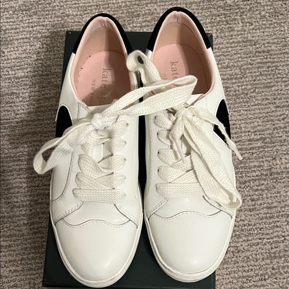 KATE SPADE FEZ SNEAKERS, WHITE & BLK
SIZE 7 - Picture 5 of 13